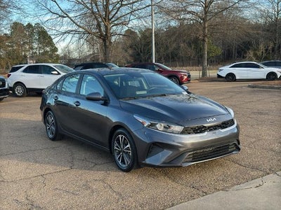 2024 Kia Forte LXS IVT