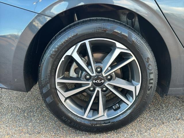 2024 Kia Forte LXS IVT