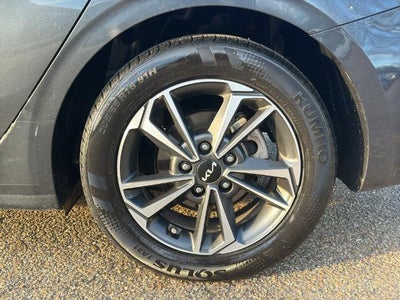 2024 Kia Forte LXS IVT