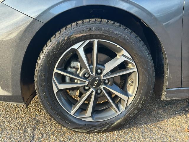 2024 Kia Forte LXS IVT