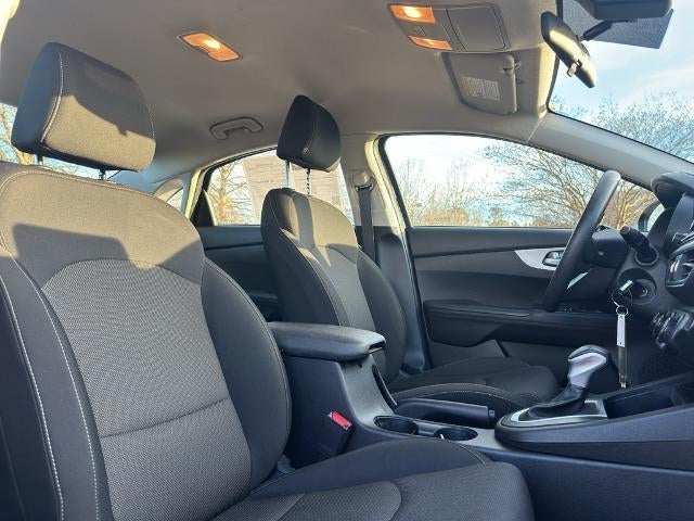 2024 Kia Forte LXS IVT
