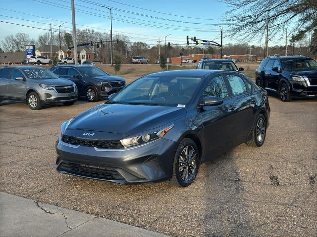 2024 Kia Forte LXS IVT