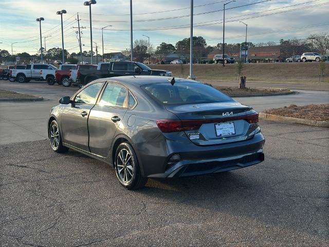 2024 Kia Forte LXS IVT