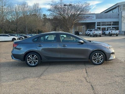 2024 Kia Forte LXS IVT