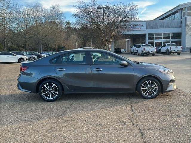 2024 Kia Forte LXS IVT