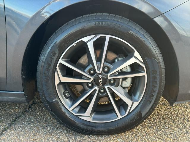 2024 Kia Forte LXS IVT