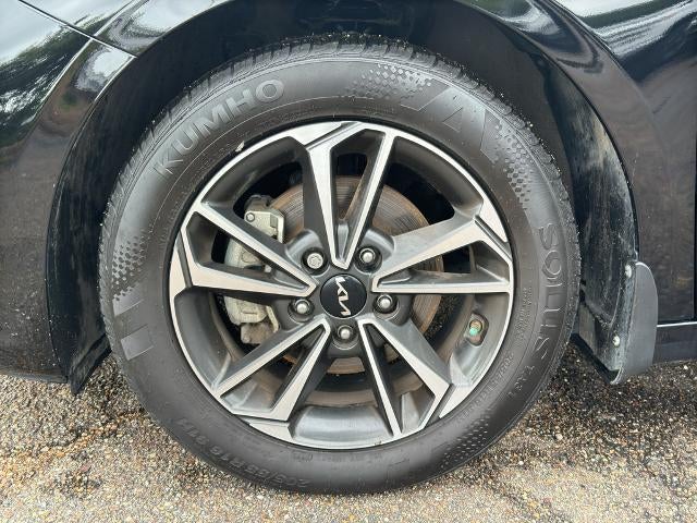 2024 Kia Forte LXS IVT