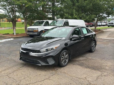 2024 Kia Forte LXS IVT
