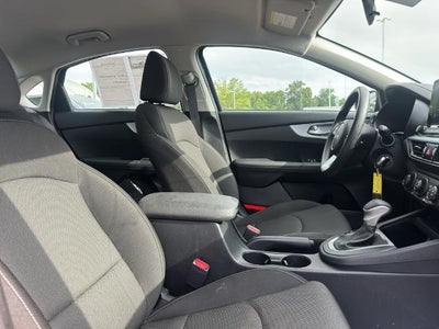 2024 Kia Forte LXS IVT