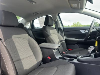 2024 Kia Forte LXS IVT