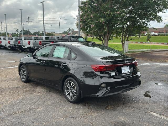 2024 Kia Forte LXS IVT