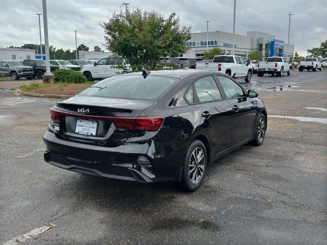 2024 Kia Forte LXS IVT