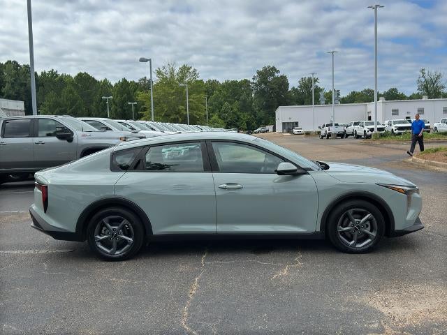 2025 Kia K4 LXS FWD