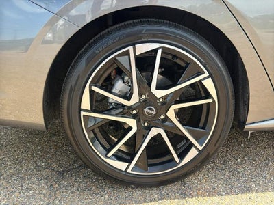 2025 Nissan Sentra SR CVT