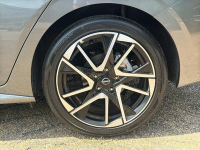 2025 Nissan Sentra SR CVT