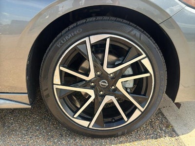 2025 Nissan Sentra SR CVT