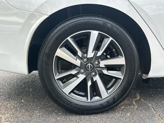 2025 Nissan Versa SV CVT