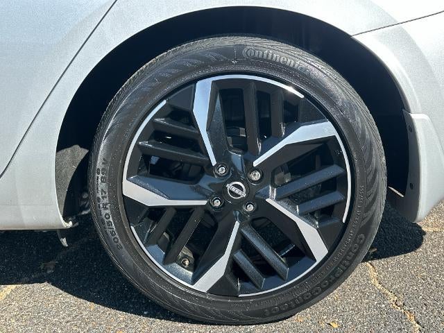 2023 Nissan Versa SR CVT