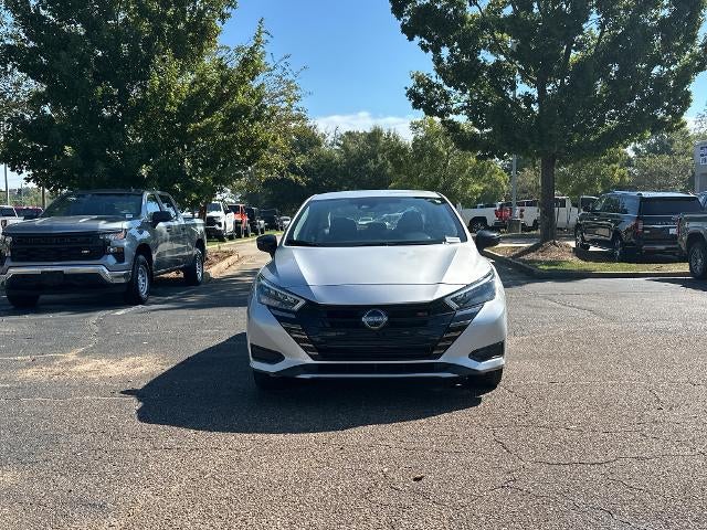 2023 Nissan Versa SR CVT