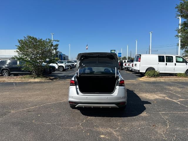 2023 Nissan Versa SR CVT