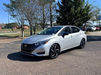 2023 Nissan Versa SR CVT