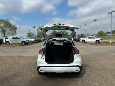 2023 Nissan Kicks S FWD