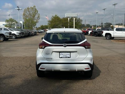 2023 Nissan Kicks S FWD
