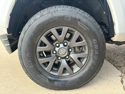 2020 Toyota Tacoma 2WD 2WD SR5 Double Cab 5' Bed V6 AT (SE)