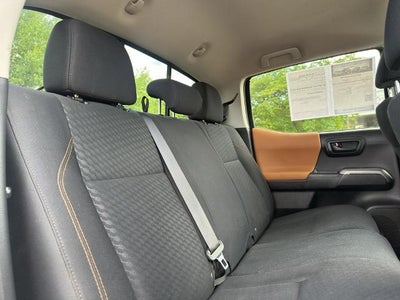 2020 Toyota Tacoma 2WD 2WD SR5 Double Cab 5' Bed V6 AT (SE)