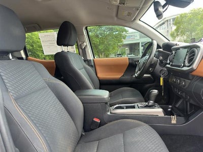 2020 Toyota Tacoma 2WD 2WD SR5 Double Cab 5' Bed V6 AT (SE)