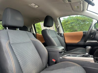 2020 Toyota Tacoma 2WD 2WD SR5 Double Cab 5' Bed V6 AT (SE)