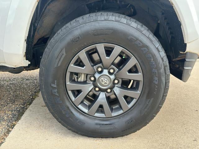 2020 Toyota Tacoma 2WD 2WD SR5 Double Cab 5' Bed V6 AT (SE)