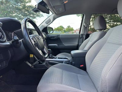 2022 Toyota Tacoma 4WD 4WD SR5 Double Cab 5' Bed V6 AT (Natl)