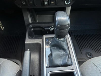 2022 Toyota Tacoma 4WD 4WD SR5 Double Cab 5' Bed V6 AT (Natl)