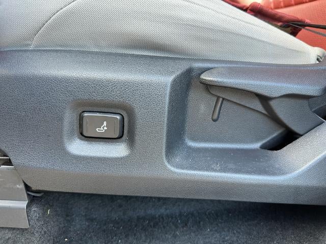 2024 Toyota Tacoma 2WD 2WD SR5 Double Cab 5' Bed AT (Natl)
