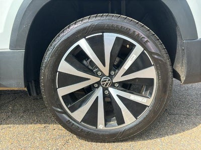 2024 Volkswagen Taos SE FWD