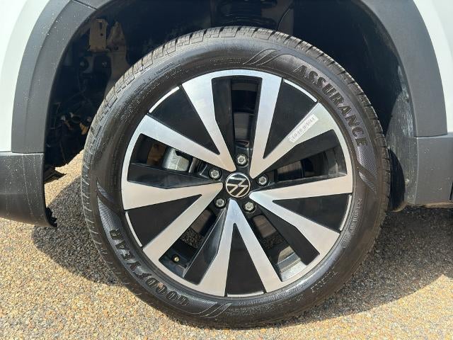 2024 Volkswagen Taos SE FWD