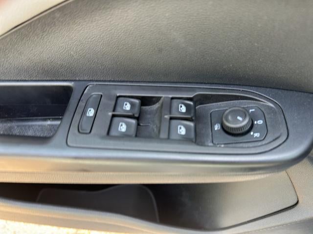 2024 Volkswagen Taos SE FWD