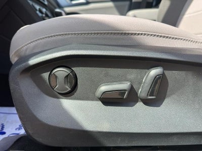 2024 Volkswagen Taos SE FWD