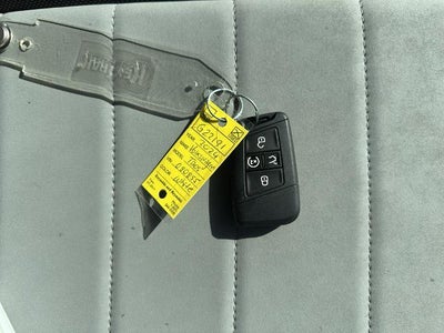 2024 Volkswagen Taos SE FWD