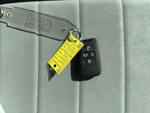 2024 Volkswagen Taos SE FWD