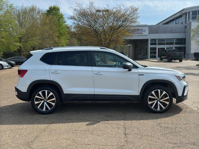 2024 Volkswagen Taos SE FWD