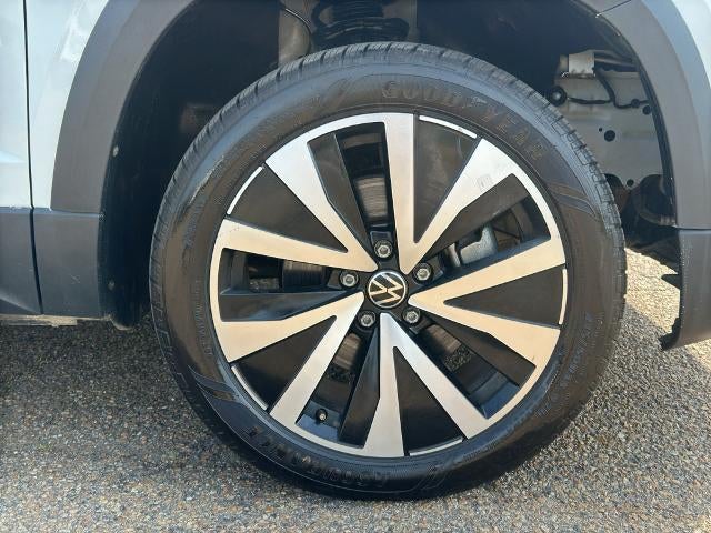 2024 Volkswagen Taos SE FWD