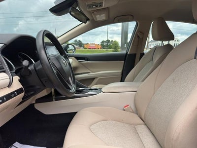 2022 Toyota Camry LE Auto (SE)