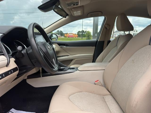 2022 Toyota Camry LE Auto (SE)