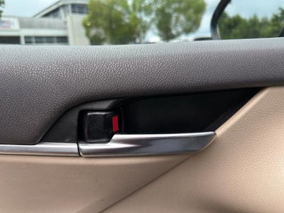 2022 Toyota Camry LE Auto (SE)