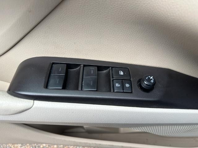 2022 Toyota Camry LE Auto (SE)