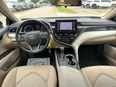 2022 Toyota Camry LE Auto (SE)