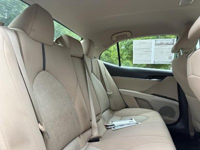 2022 Toyota Camry LE Auto (SE)