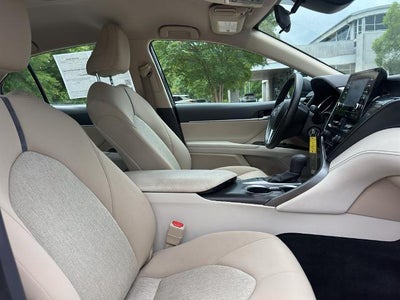 2022 Toyota Camry LE Auto (SE)